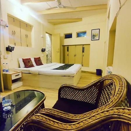 Yogi Soul Hotel Benares Buitenkant foto
