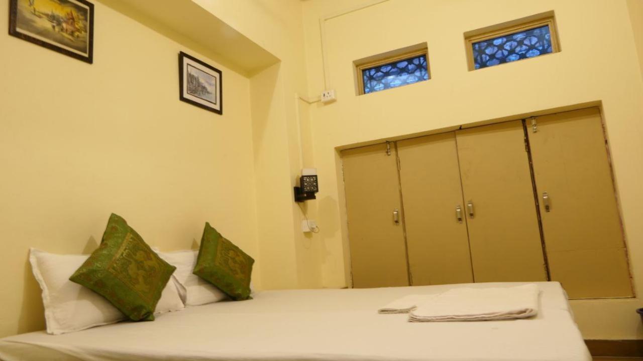 Yogi Soul Hotel Benares Buitenkant foto