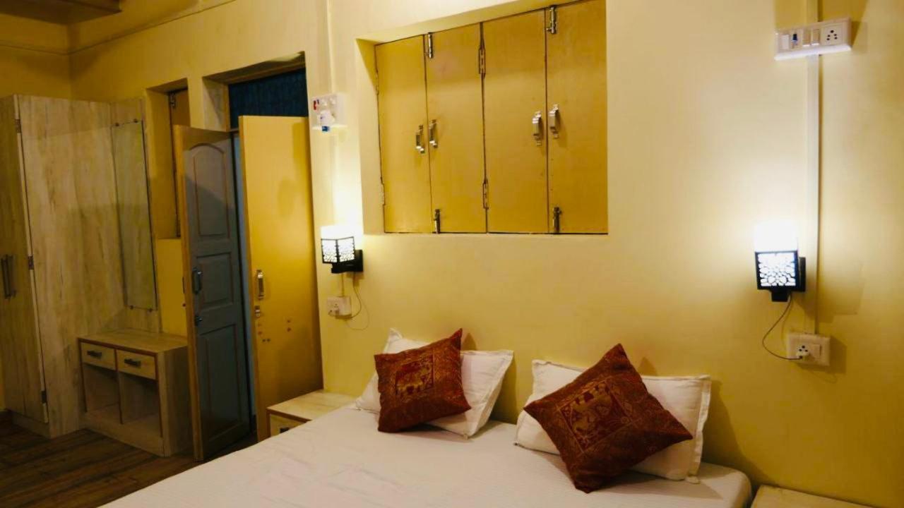Yogi Soul Hotel Benares Buitenkant foto