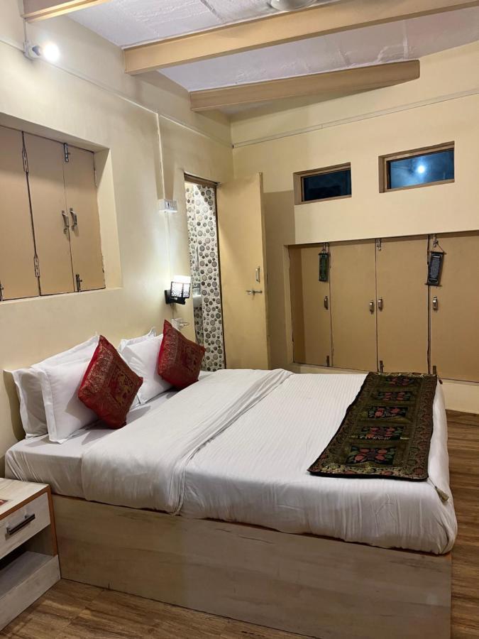 Yogi Soul Hotel Benares Buitenkant foto